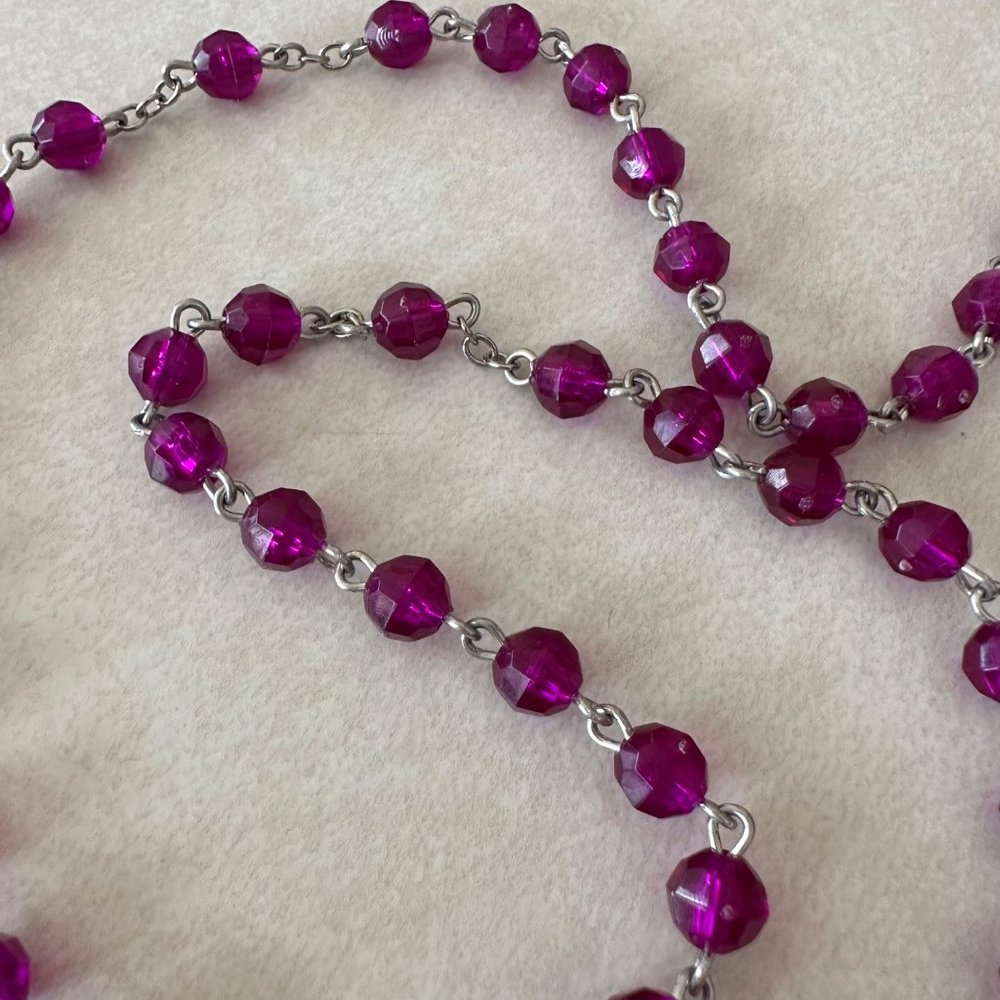 Silver tone purple pink fuchsia magenta beaded Catholic rosary prayer necklace - Picture 4 of 8